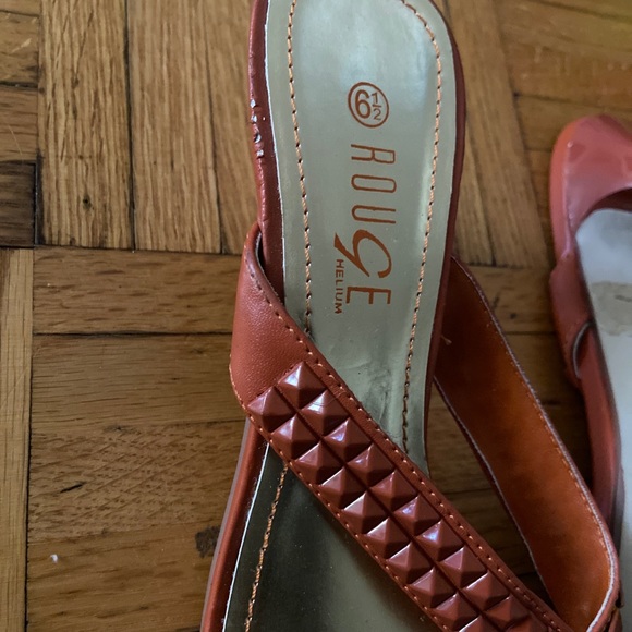 New rouge heels - Picture 2 of 4